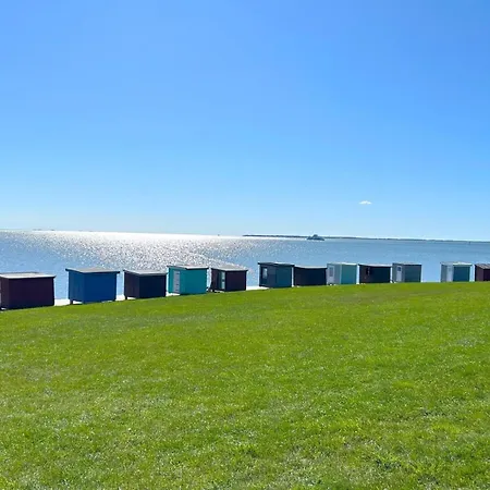 بيت للعطل Reetdachidylle Am Deich - Charmante Doppelhaushaelften