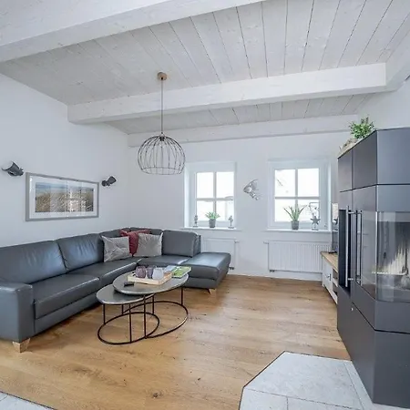 بيت للعطل Reetdachidylle Am Deich - Charmante Doppelhaushaelften *