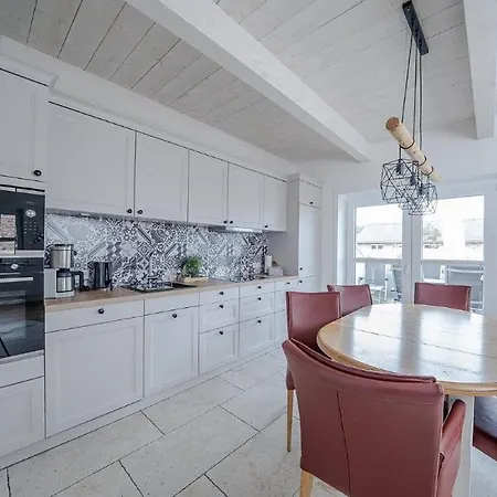 بيت للعطل Reetdachidylle Am Deich - Charmante Doppelhaushaelften *