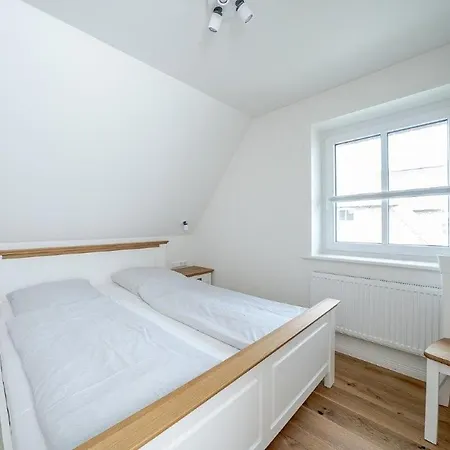 Reetdachidylle Am Deich - Charmante Doppelhaushaelften