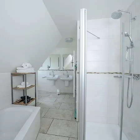 Reetdachidylle Am Deich - Charmante Doppelhaushaelften بيت للعطل Dagebüll