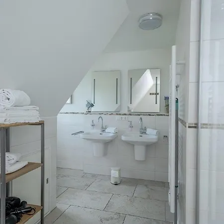 Reetdachidylle Am Deich - Charmante Doppelhaushaelften بيت للعطل