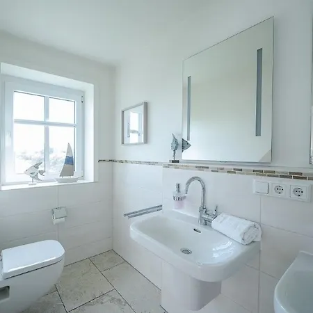 Reetdachidylle Am Deich - Charmante Doppelhaushaelften Dagebüll