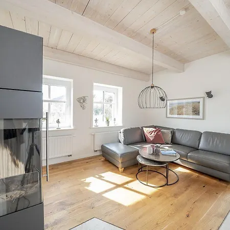 Reetdachidylle Am Deich - Charmante Doppelhaushaelften Dagebüll