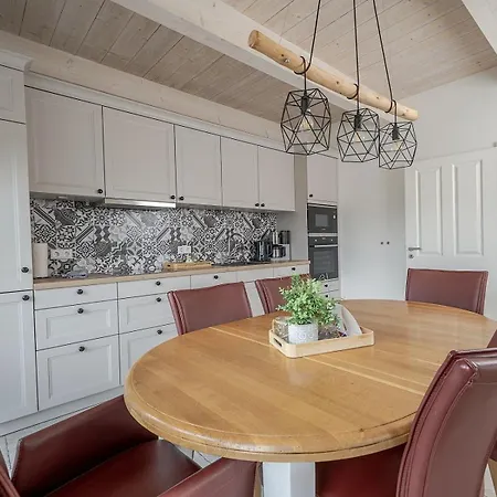 بيت للعطل Reetdachidylle Am Deich - Charmante Doppelhaushaelften *