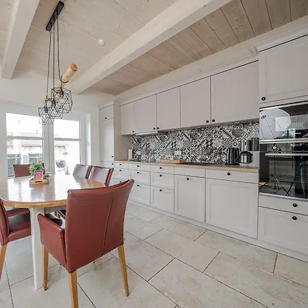 Reetdachidylle Am Deich - Charmante Doppelhaushaelften بيت للعطل *