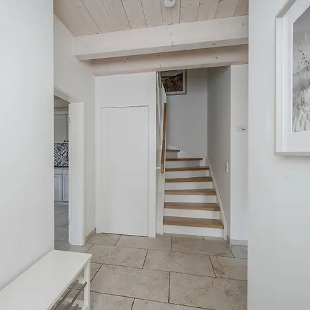 別荘 Reetdachidylle Am Deich - Charmante Doppelhaushaelften