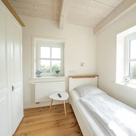 بيت للعطل Reetdachidylle Am Deich - Charmante Doppelhaushaelften Dagebüll