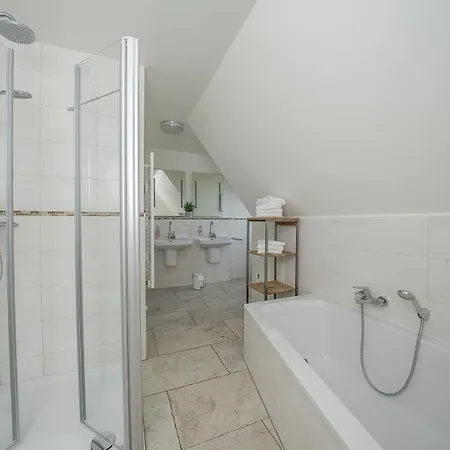 Reetdachidylle Am Deich - Charmante Doppelhaushaelften