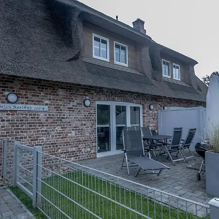 Reetdachidylle Am Deich - Charmante Doppelhaushaelften Holiday home *