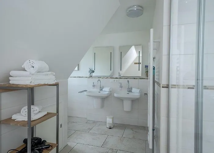 Reetdachidylle Am Deich - Charmante Doppelhaushaelften 別荘