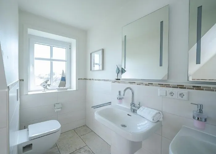 Reetdachidylle Am Deich - Charmante Doppelhaushaelften Dagebüll