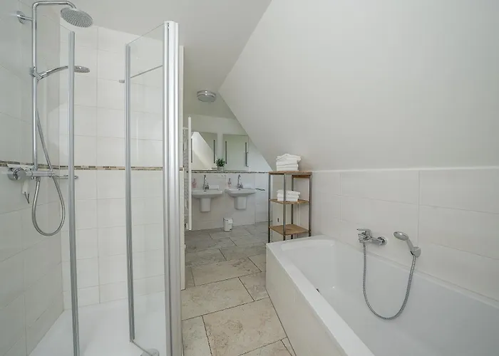 Reetdachidylle Am Deich - Charmante Doppelhaushaelften